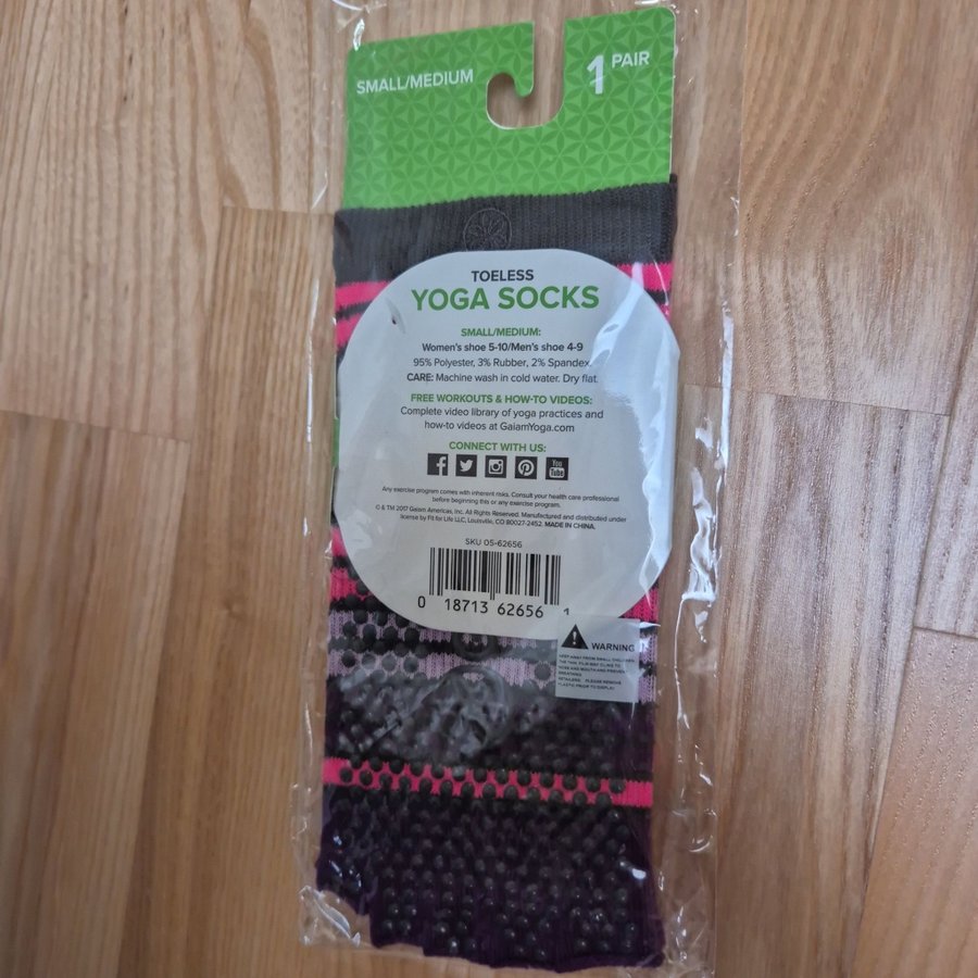 Gaiam Toeless Yoga Socks - Small/Medium. Antislip. Lila, rosa