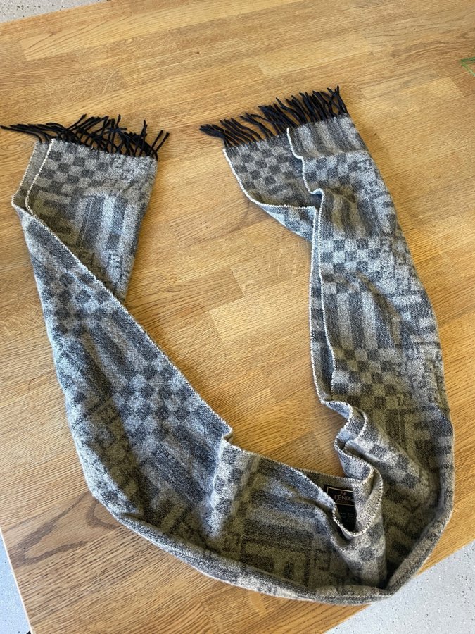 Fendi Scarf Grå