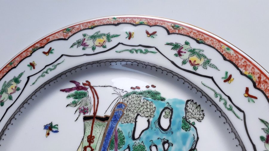 Old Original China. Perfect. LOTUS BLOOMS. Handpainted. Porslin. Porcelæn Kina