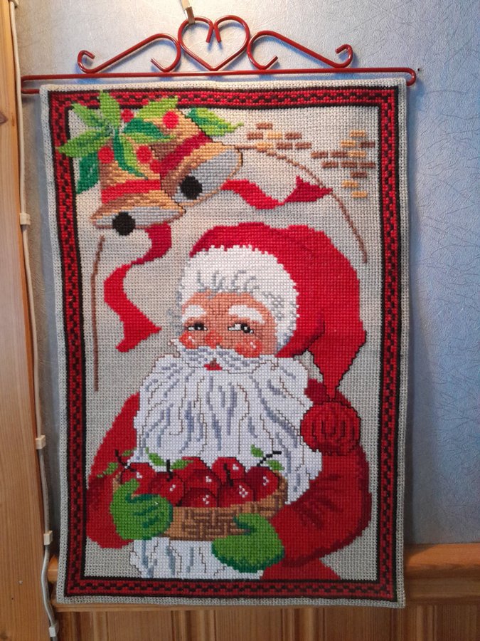 Bonad julbonad broderad handbroderad väggbonad tomte tomtebonad