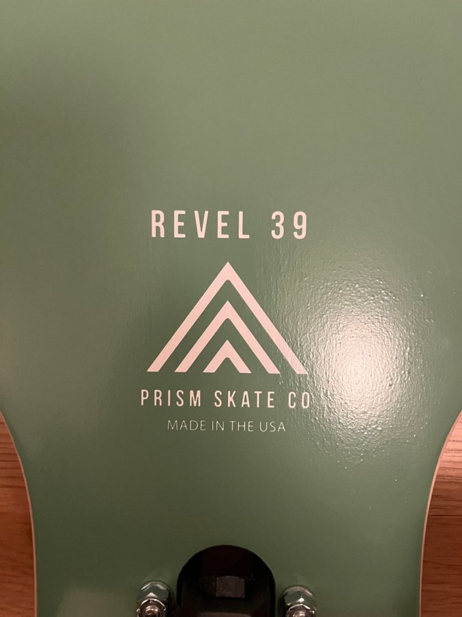 Prism Skate Co Revel 39 Longboard med skydd