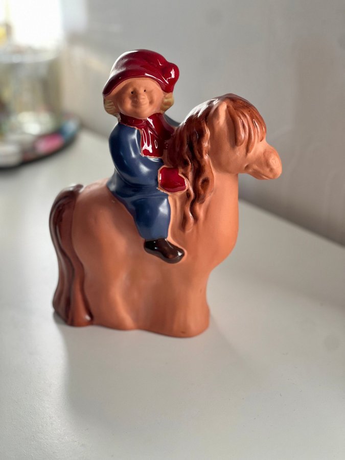 FIGURIN, tomte på häst i keramik från Gabriel,Vintage