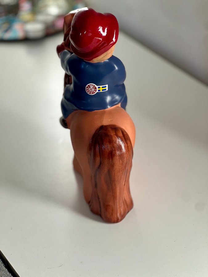 FIGURIN, tomte på häst i keramik från Gabriel,Vintage