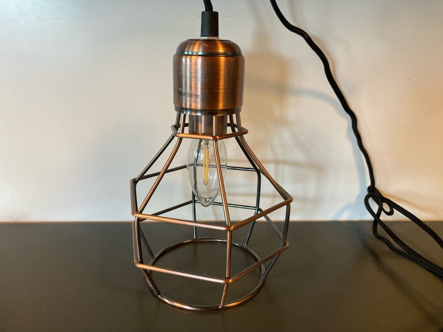 Vintage Mio Lampa. Metall, industriell, rosé, taklampa, bordslampa