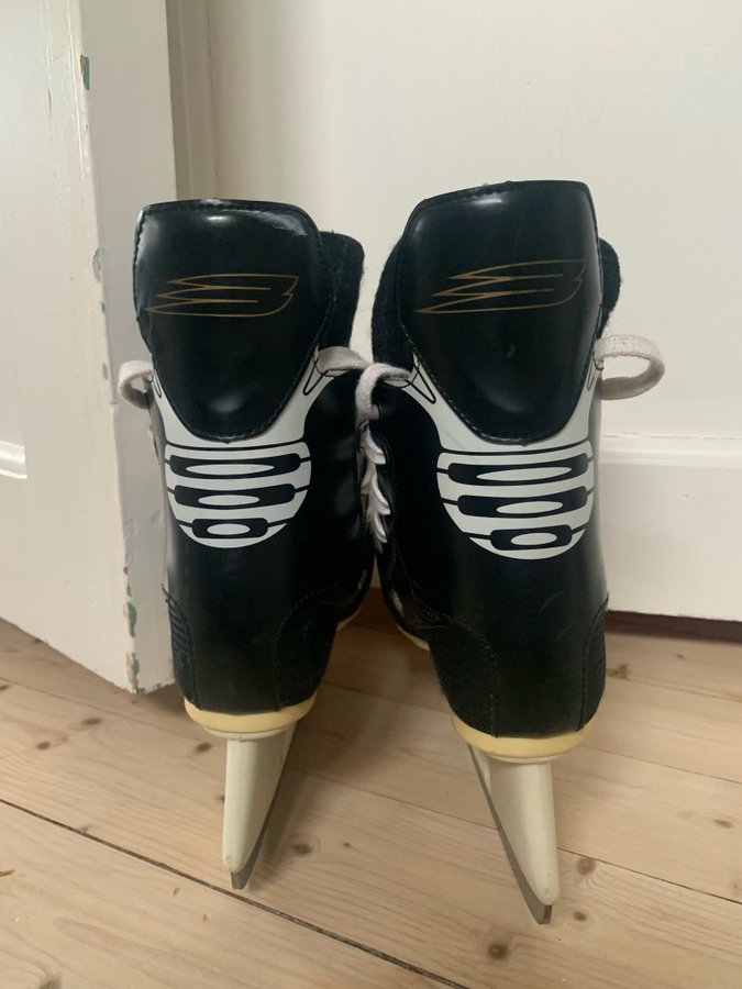 Ishockey BAUER skridskor storlek 32