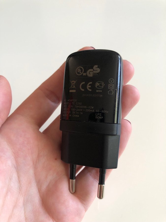 htc, USB-kontakt , AC adapter,