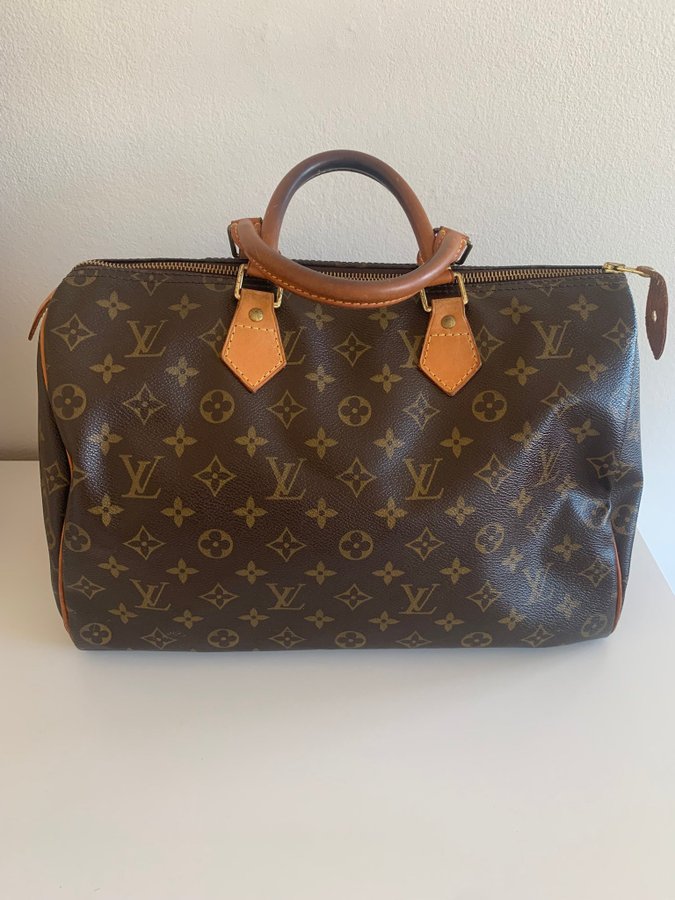 Louis Vuitton Speedy 35