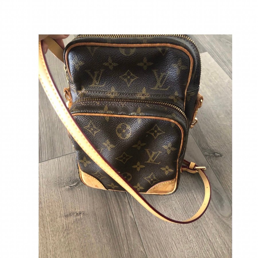 LOUIS VUITTON MONOGRAM VÄSKA AXELVÄSKA CROSSBODY