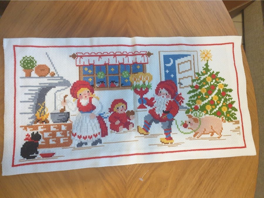 Julmotiv - Korsstygn väggbonad 60×31.5 cm en riktigt klassiskt motiv