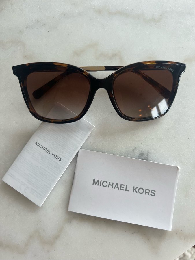 Michael Kors Solglasögon MK2079U