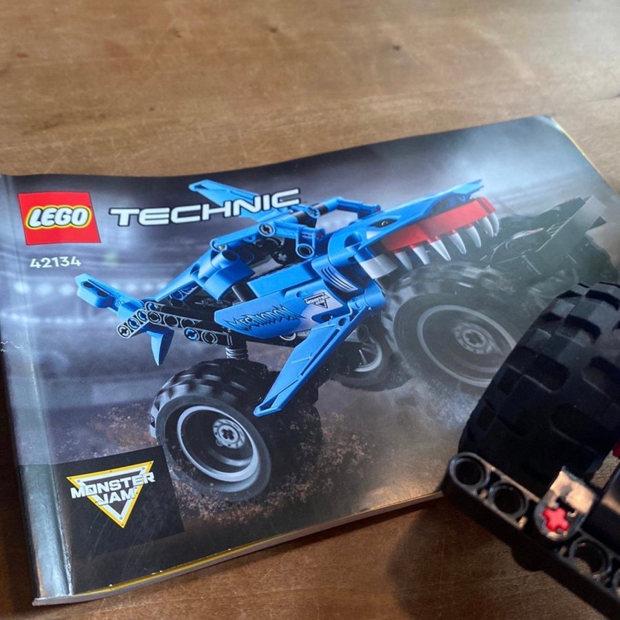 Lego Technic 42134 Monster Jam Megalodon