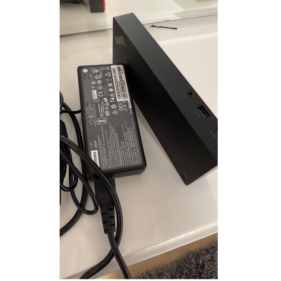 Lenovo Hybrid USB-C Dock