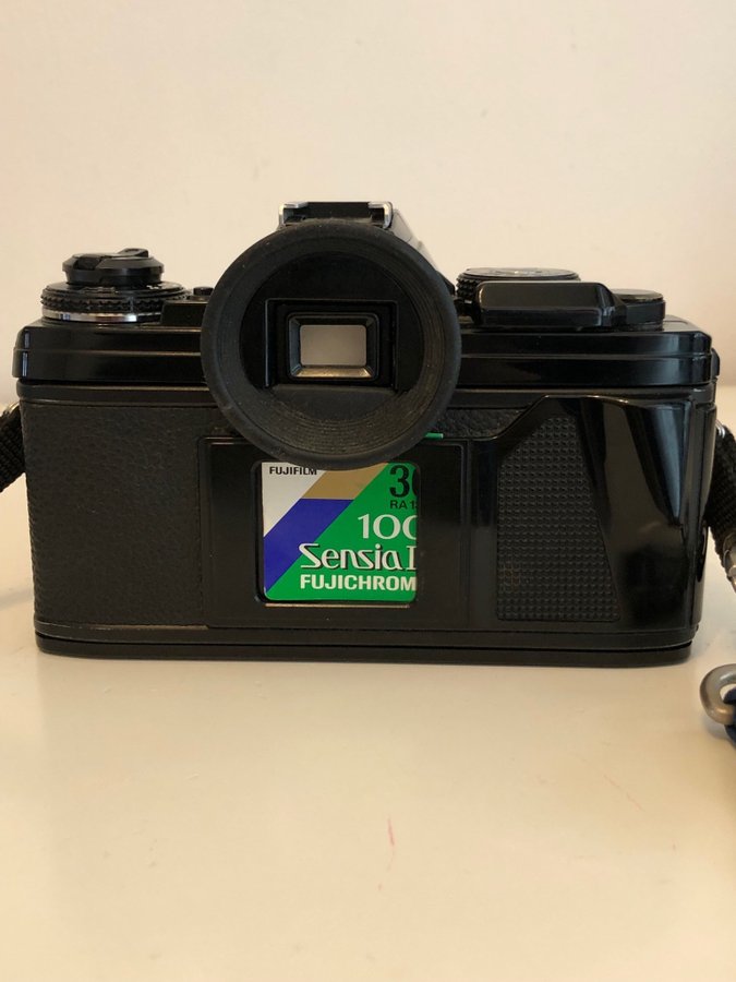 Minolta X-700 med objektiv och tillbehör