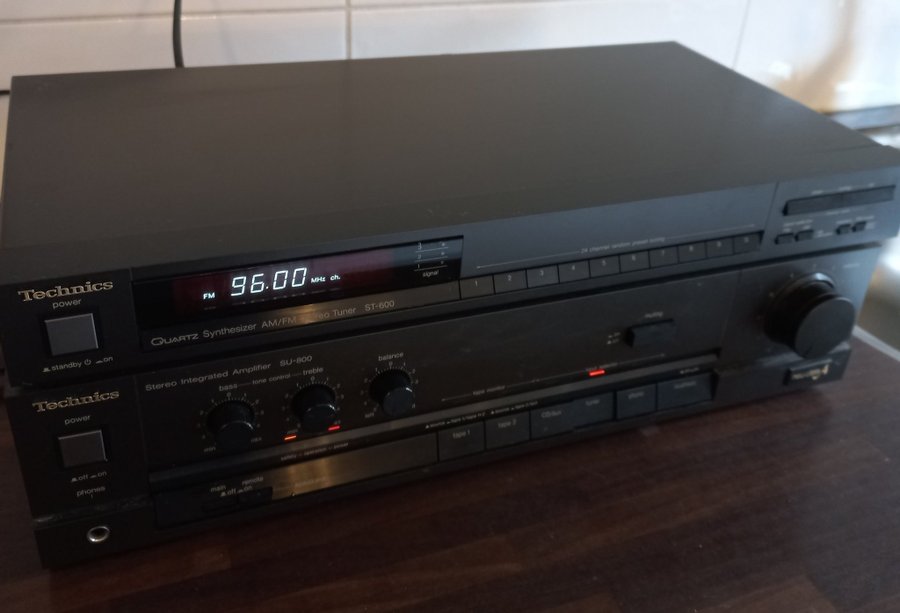 Technics ST-600 AM/FM-tuner och SU-800 förstärkare