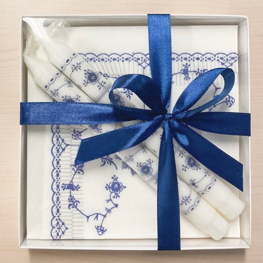 Gift box Royal Copenhagen BLUE FLUTED candles and napkins