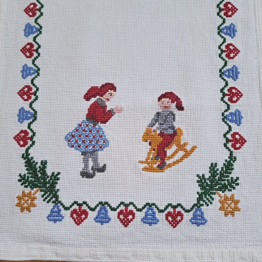 Handbroderad julduk Advent