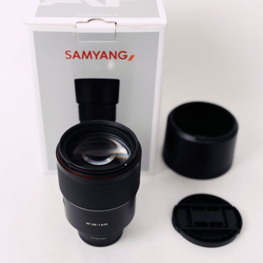 Samyang AF 135mm f/1.8 FE Objektiv för Sony (Nypris: 9995 kr) - 1 KR!