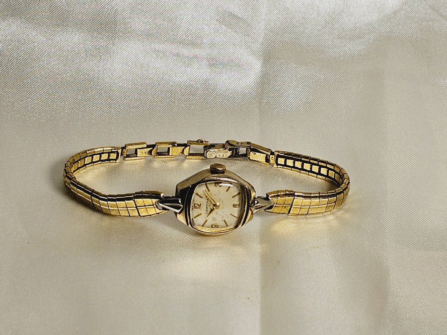 CERTINA Damklocka från 1962 med armband i 18K Guld