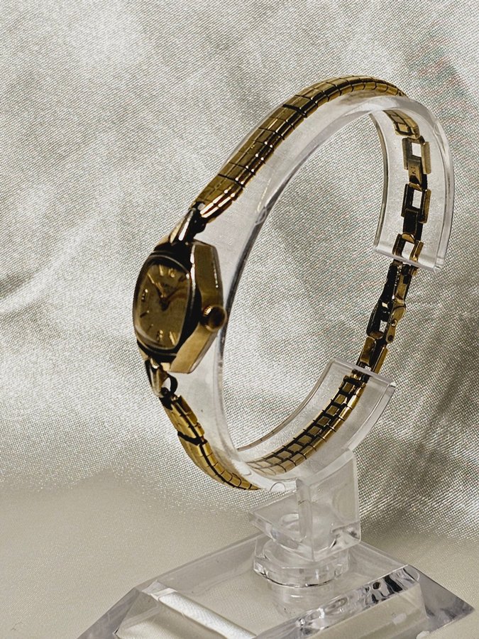 CERTINA Damklocka från 1962 med armband i 18K Guld