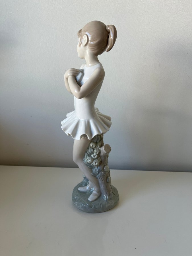 NAO FIGURIN BALLERINA