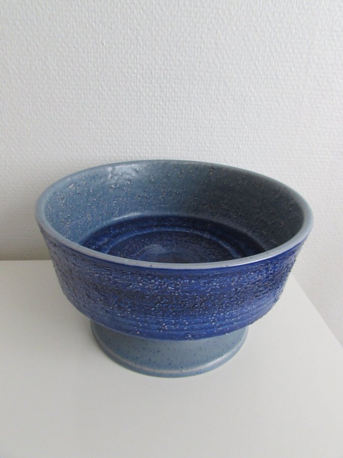 Göran Andersson Upsala-Ekeby UE 7059 G blå skål stengods footed bowl 1960-tal