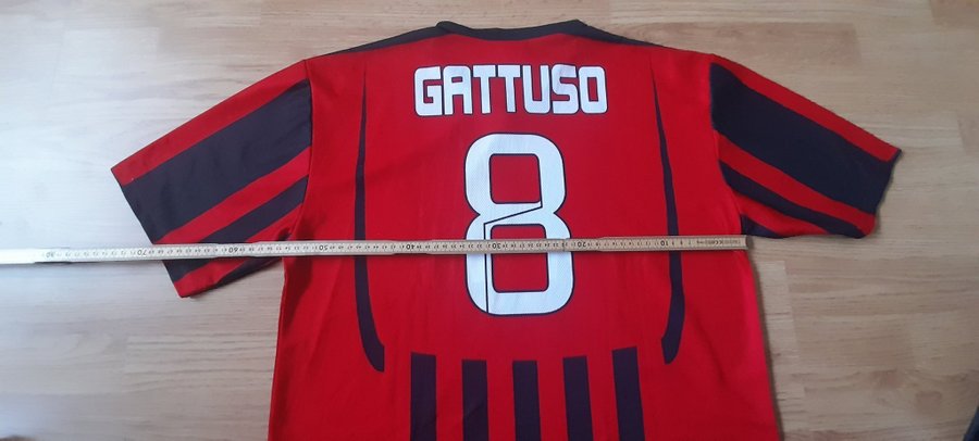 Milan tröja.Gattuso storlek L