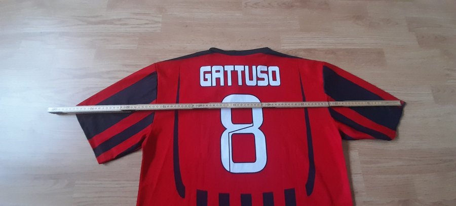 Milan tröja.Gattuso storlek L