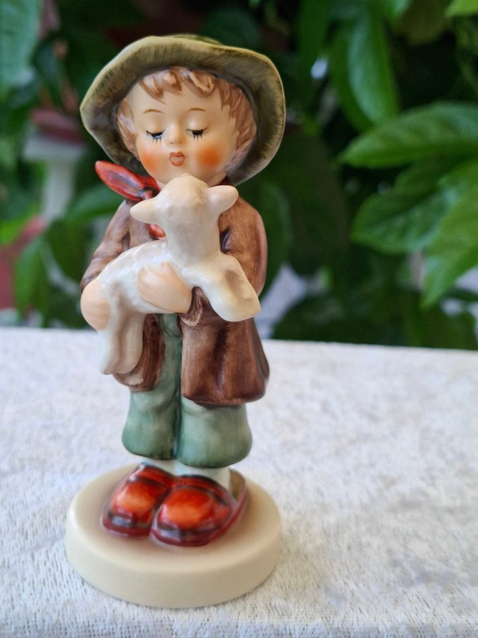 Goebel Hummel Figurine #68 2/0 LOST SHEEP 1962