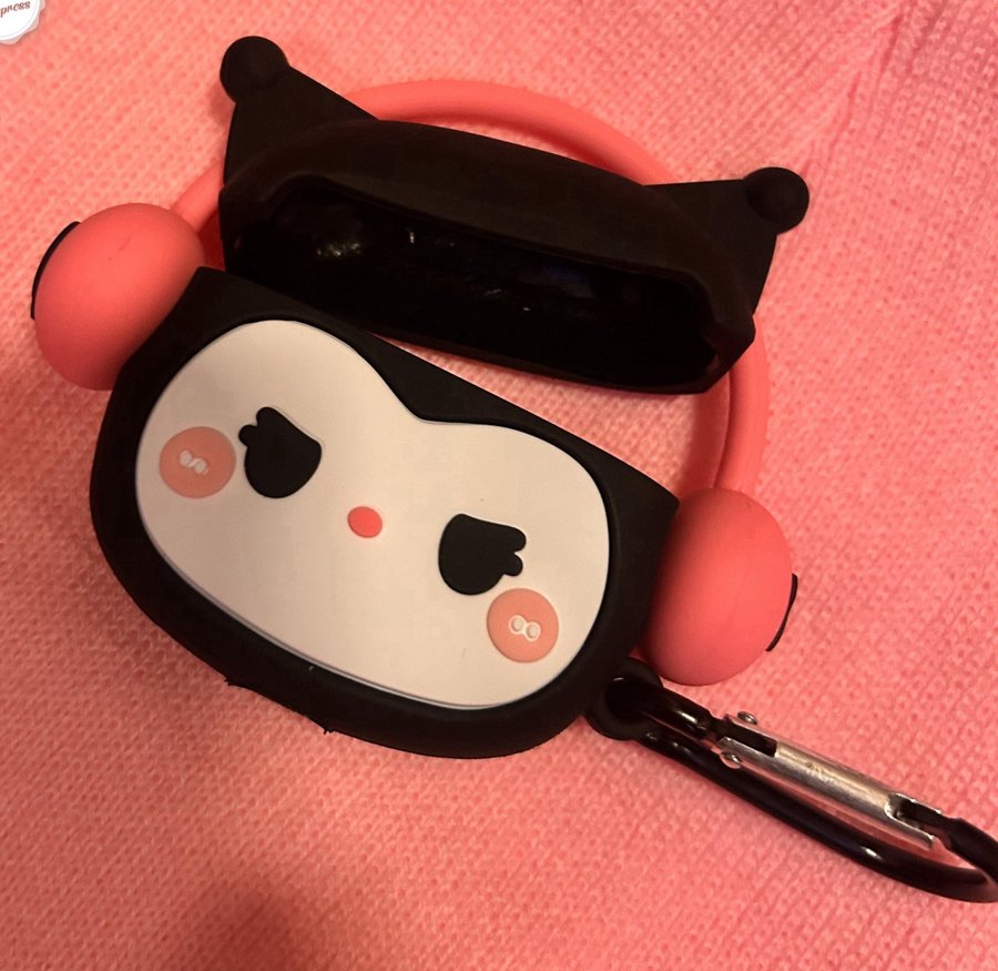 Mjukt silikon-case för Airpods 3 med Kuromi-motiv!