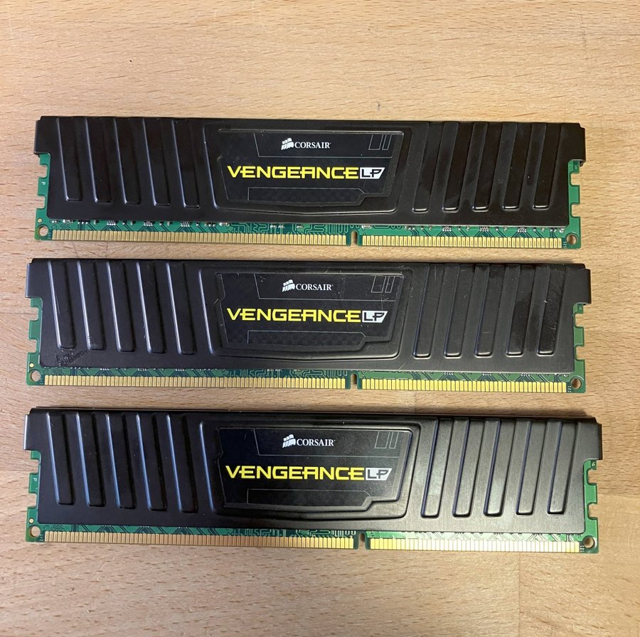 Corsair Vengeance LP 3x8GB DDR3 1600MHz