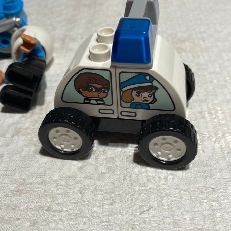 Lego Duplo Polisbil, Motorcykel och Figur