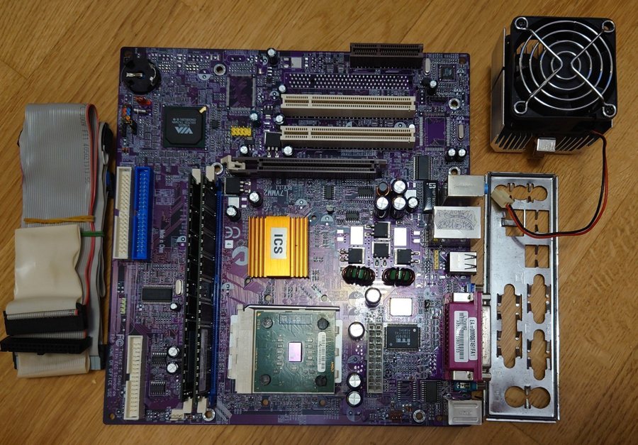 ECS L7VMM2 Socket A, chipset KM266, AMD Sempron @2500 MHz, 512 MB RAM