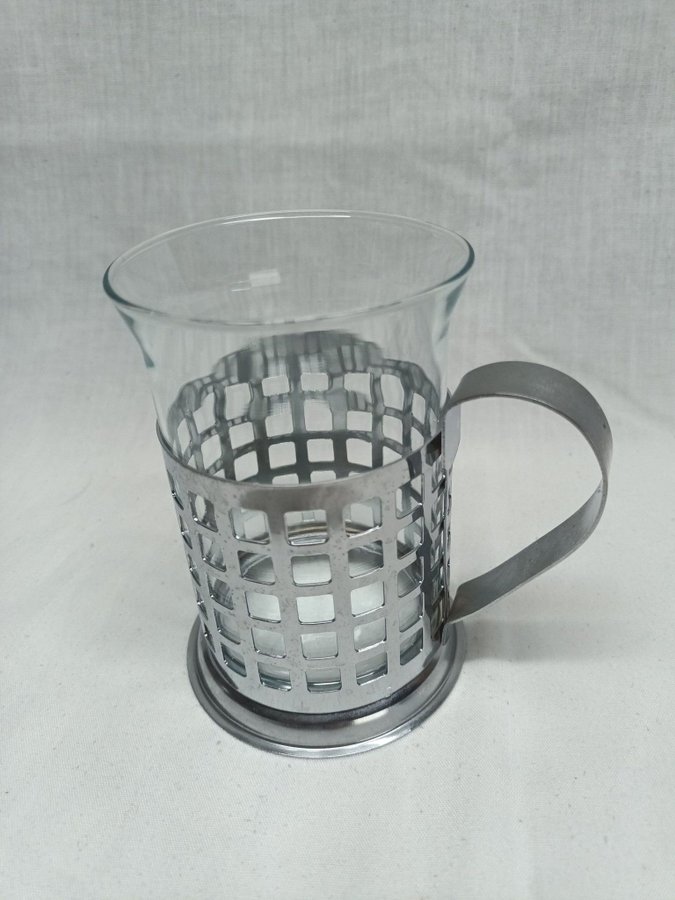 2st muggar i glas/metall