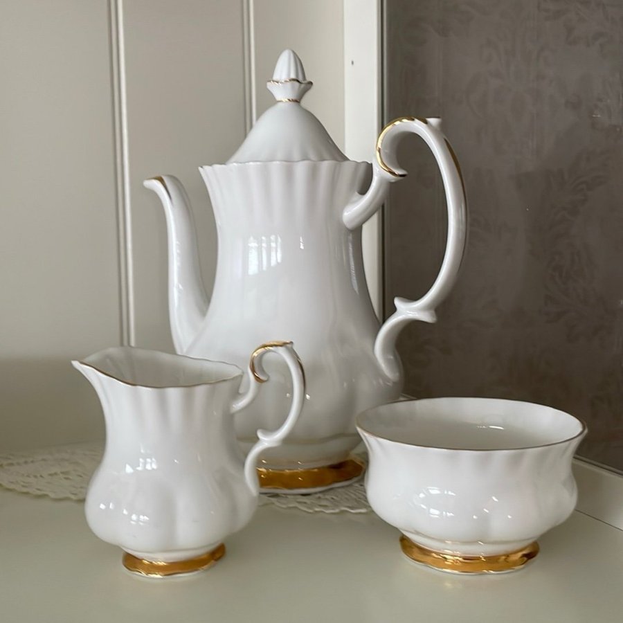 Royal Albert Val Dor porslin