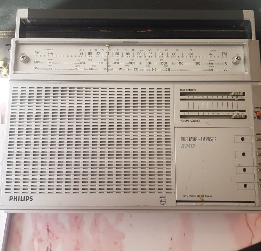 Philips D2412 Radio