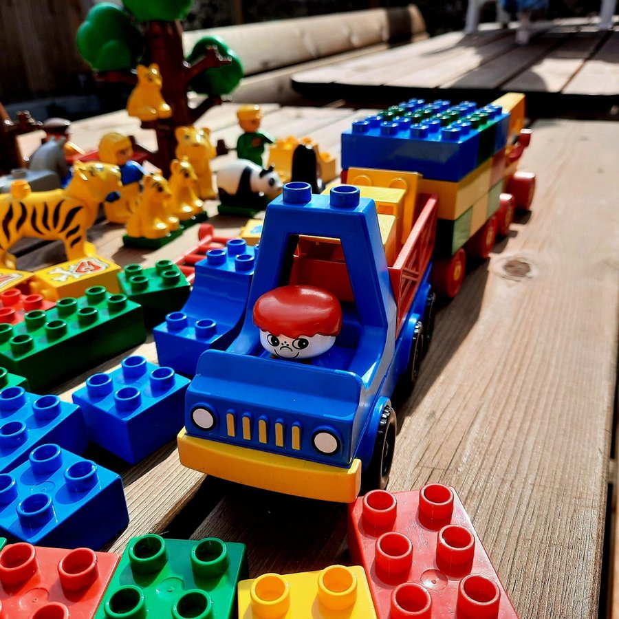 Lego Duplo lastbil djur gubbar