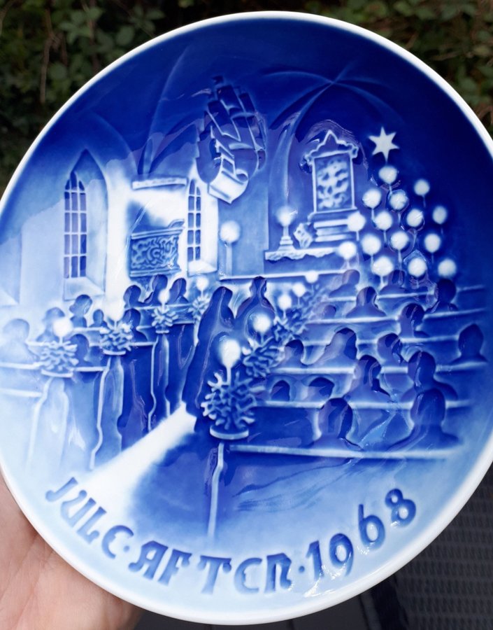 1968 Bing  Grøndahl Like-New Christmas Plate. Buy up to 6 = pay shipping for 1!