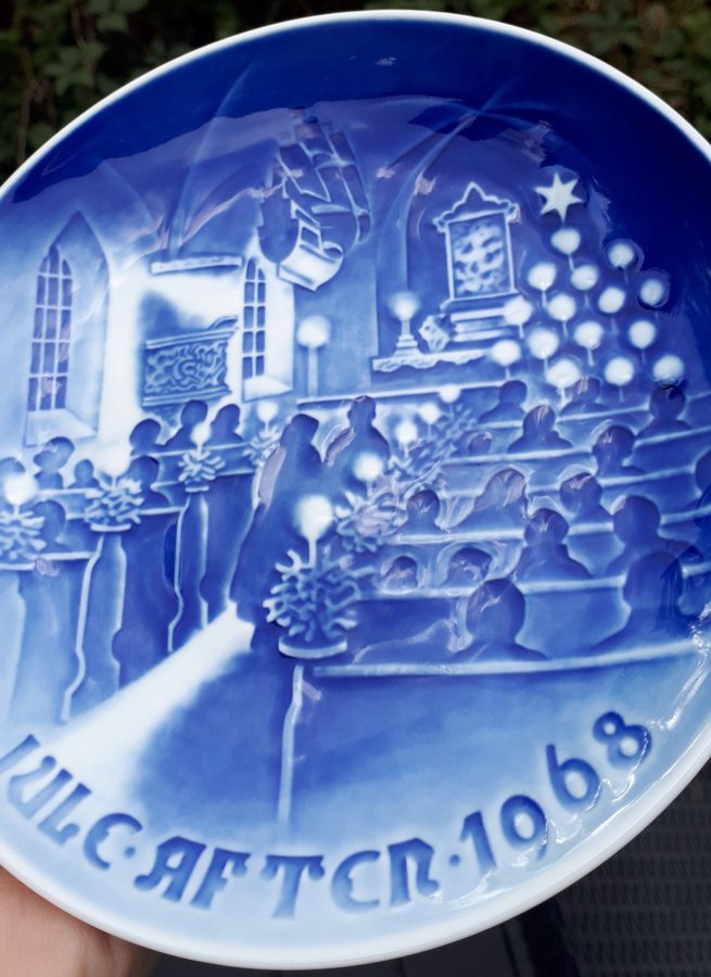 1968 Bing  Grøndahl Like-New Christmas Plate. Buy up to 6 = pay shipping for 1!