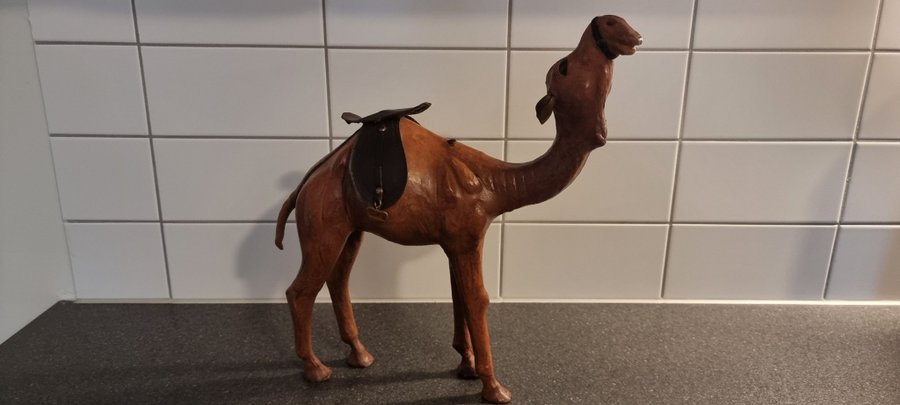 VINTAGE CAMEL FIGURIME