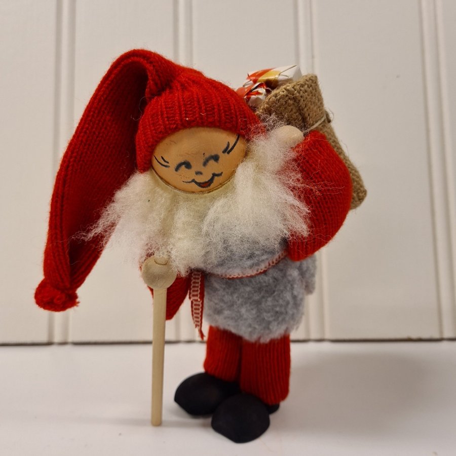 Tomte,trä,stickat.Ljungströms of Sweden.17 cm.Ny.