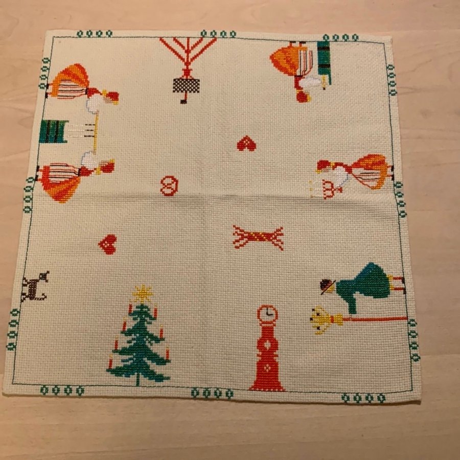 Julduk i korsstygn handbroderad vintage