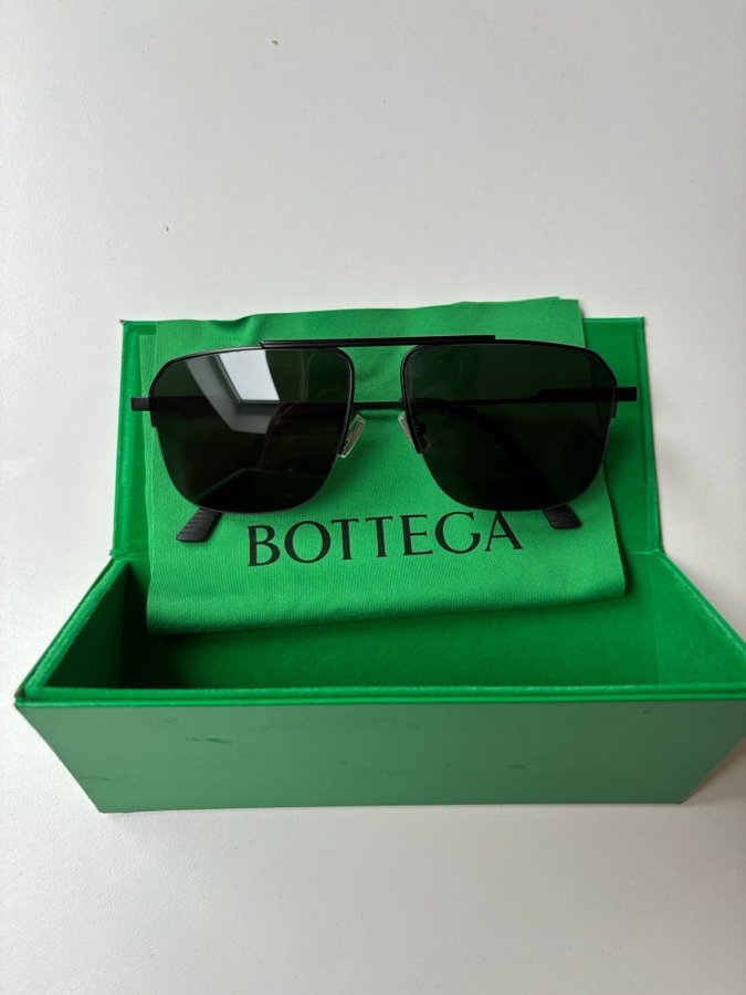 Bottega Veneta Solglasögon BV1149S 001