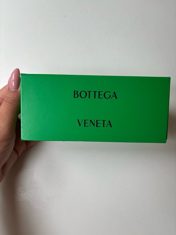 Bottega Veneta Solglasögon BV1149S 001