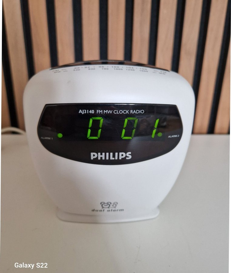 Philips AJ3140 FM/MW Clock Radio