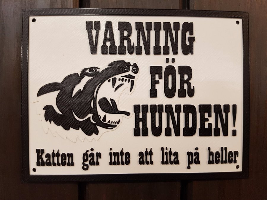 Skylt VARNING FÖR HUNDEN  KATTEN BETT! M