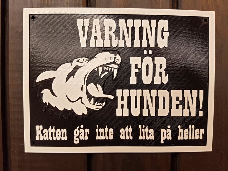 Skylt VARNING FÖR HUNDEN  KATTEN BETT! M