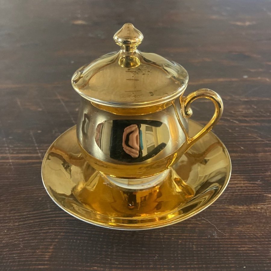 Cremekopp kaffekopp guld kopp mockakopp Limoges France retro