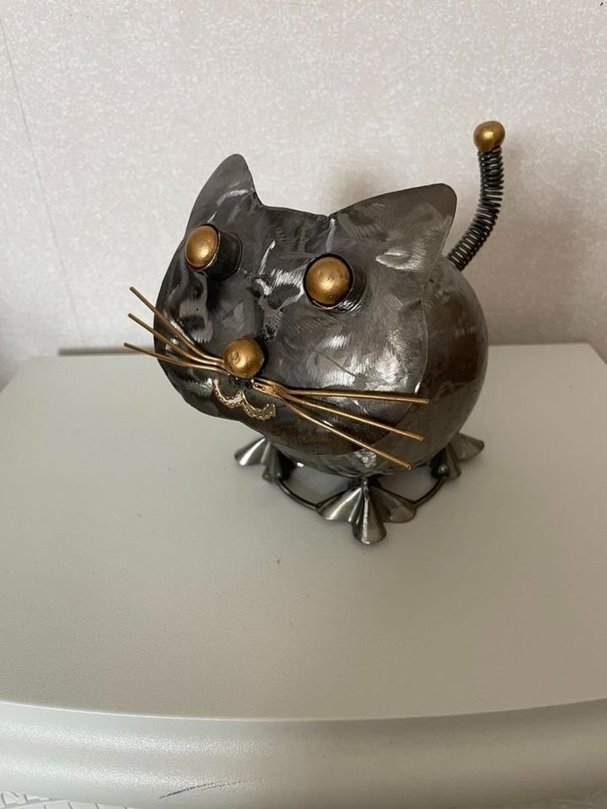 Fräck Metall katt figur