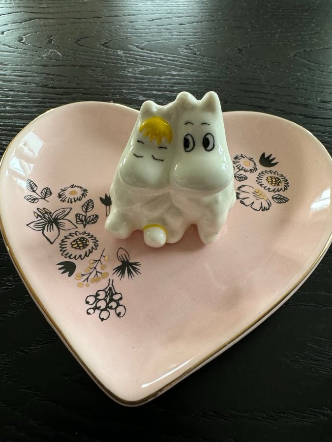 Moomin figurer i hjärta