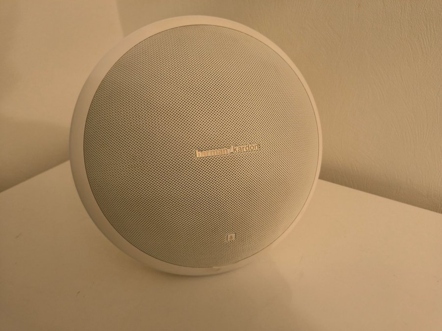 Harman Kardon Onyx Studio 2